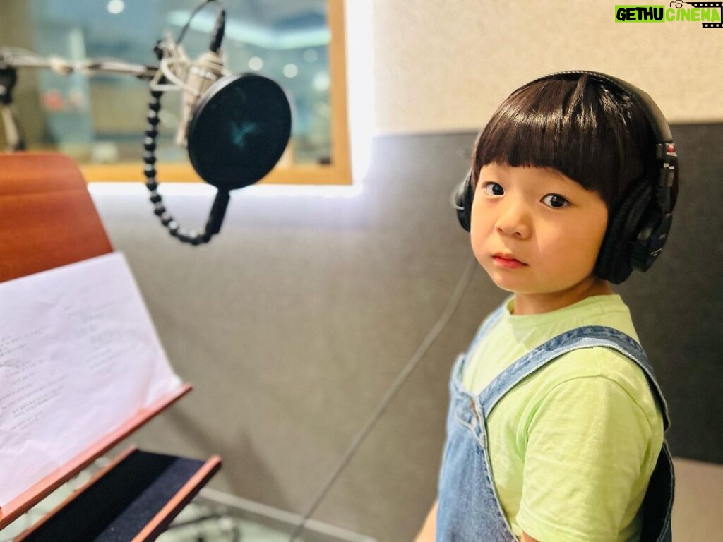 Choi Ja-woon Instagram - 광고후시녹음하러. . . 오늘도 화이팅❣️ 귀요미 수고했어👏👏 #아역배우최자운#키즈모델 #kids #kidsmodel #kids #광고#tvcf#후시녹음 #예쁜영상#기대기대💕