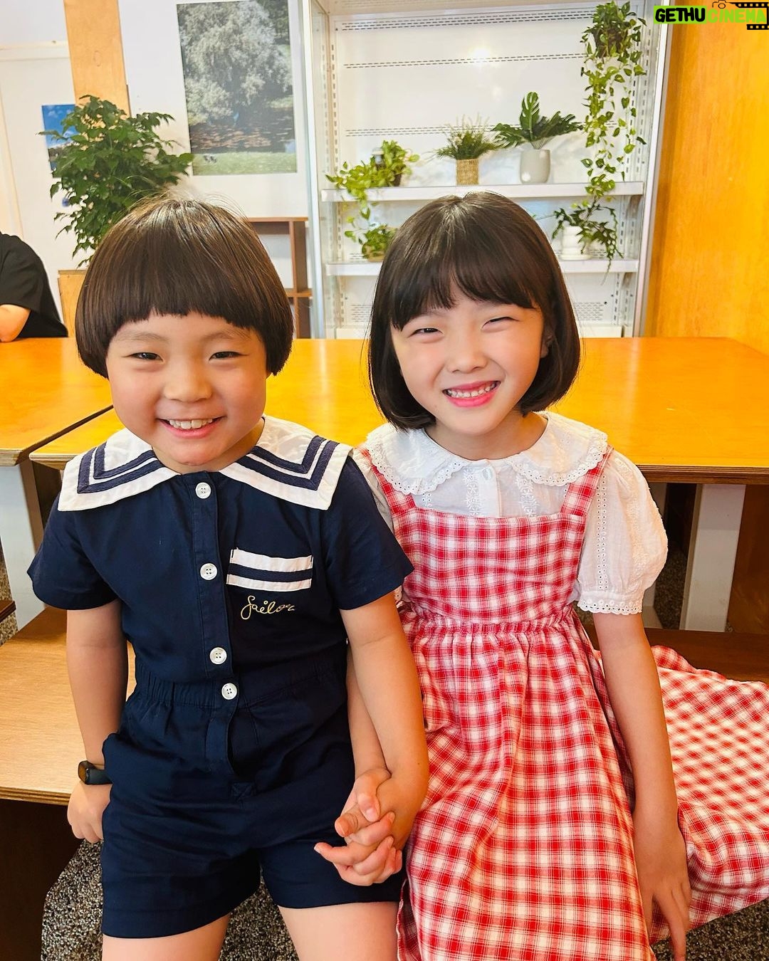 Choi Ja-woon Instagram - 오디션데이. .⭐️ 오늘도 귀욤열매장착! 자운이랑 자운이친구들 고생했어요👏 김태연 @bbasshang 김민채 @minchae17_kim 김태빈 @kimtaevin2016 이유준 @1228_1127 Thanks to @firstactors_official @_firstmodel_ @casting_cu @casting_julie #최자운#키즈모델 #아역배우 #드라마#영화#광고#tvcf #오디션#화이팅👊 #기록 #kids#kidsmodel #kidsactor #kidsinfluencer #kidsootd