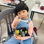 Choi Ja-woon Instagram - 광고촬영🎥 대기중. . . 편의점에서 득템 노가리칩! 먹태깡처럼 구하기 힘든거라고 한다 ㅋ ㅋ ㅋ ㅋ먹으면서 촬영대기🤭 오늘.내일 화이팅! Thanks to @group_ti @groupti_agency @ti_movie_jhj @ti_ad_yhl #최자운#키즈모델#아역배우 #광고#촬영#tvcf#촬영대기중 #촬영스케치#🎥🎞️#즐촬 #오늘도화이팅💪 #열촬#기록 #kids#kidsmodel#kidsinfluencer