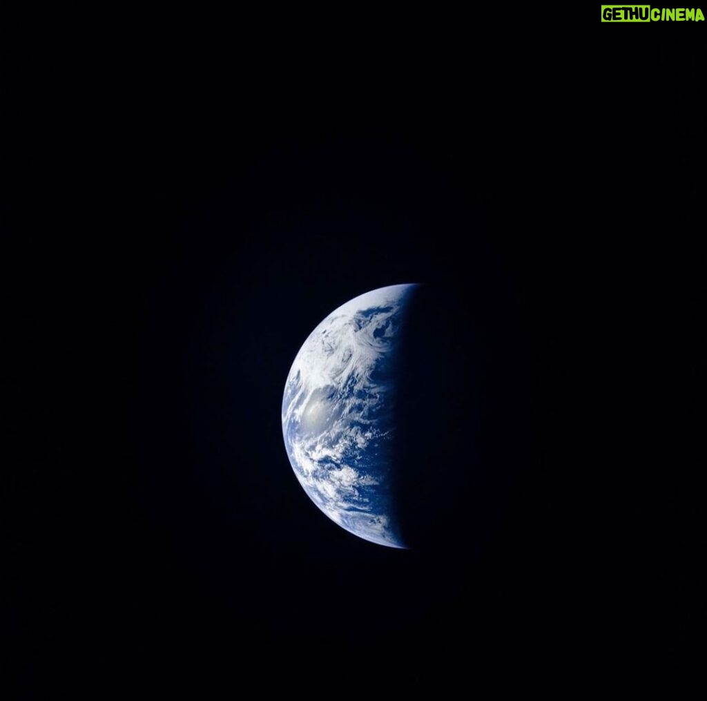 Choi Seung-hyun Instagram - May 21, 1969: Earth during trans-Earth coast of Apollo 10. The dress rehearsal for the Apollo 11 landing mission is completed