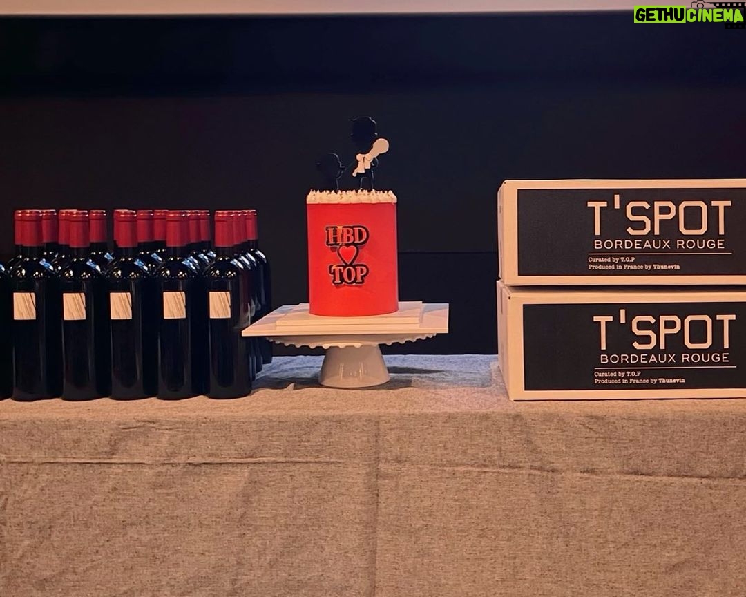 Choi Seung-hyun Instagram - Thank you for celebrating my birthday on which I shared our wine T'SPOT with my Queens first.