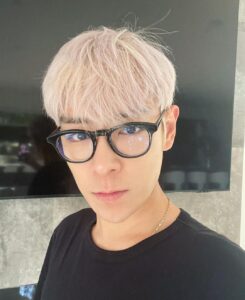 Choi Seung-hyun Instagram - My collaboration with Hakusan is finally revealed. The model named “T.O.P” has arrived. Shirayama san modeled it to the shape of my face. Very excited #HakusanTOP