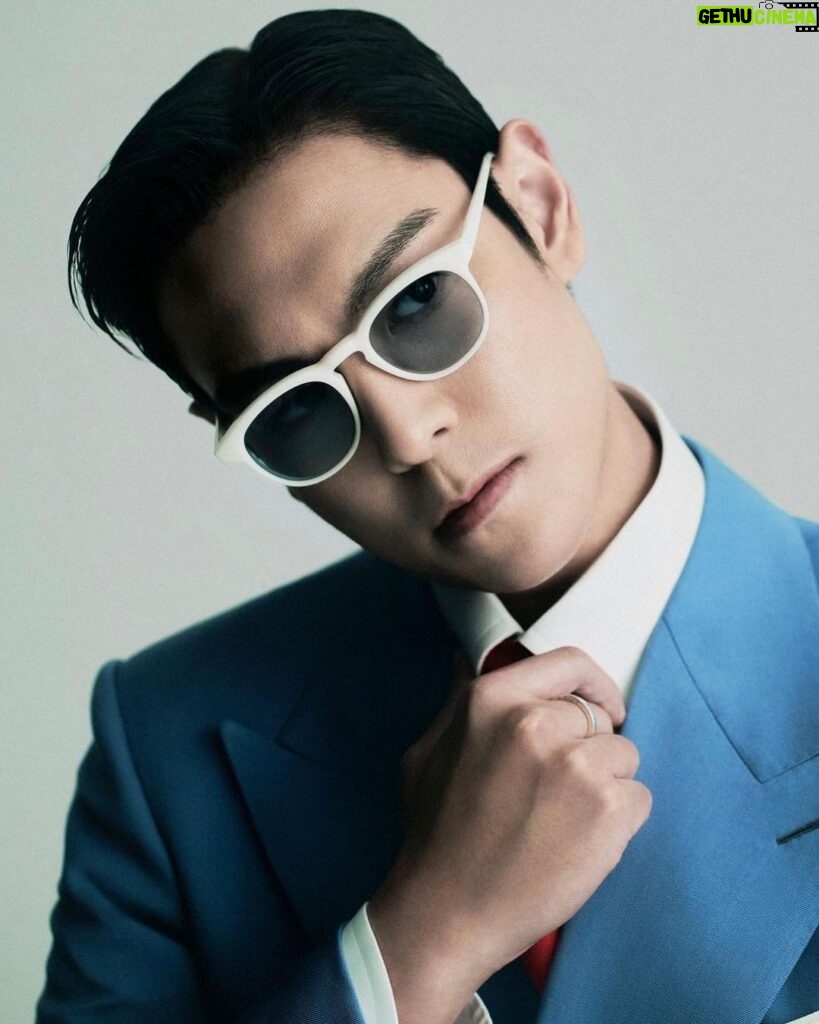 Choi Seung-hyun Instagram - "I'm dreaming of wearing these glasses while embarking on an epic lunar journey. Just picture it, being the first-ever glasses in the human history to conquer the Moon." "I don't want to keep my glasses collection all to myself. 1,104 collab products, matching my birth date to share with my Amazing Fans. I would love to experience this moment with my Fans." Lastly, I would like to express my deepest gratitude, appreciation, and respect to Shirayama san for creating these beautiful glasses. Thank you with all of my heart. #TOPxHakusan #Hakusan T.O.P #HakusanMegane #白山眼鏡店