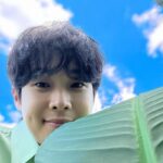 Choi Woo-shik Instagram - 아프리카의 작은 섬, 인도양의 진주라 불리는 모리셔스에서 시작된 '티 엘릭시어 세럼'이 내일(8/26) 공식 런칭 합니다 :) 많은 관심 부탁드려요 💚💚💚 #광고 #프레쉬모리셔스티세럼#스킨리질리언스세럼#프레쉬팝업@freshbeautykorea