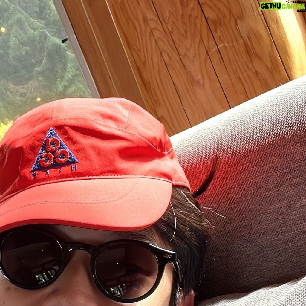 Choi Woo-shik Instagram - 🙋🏻‍♂️Hi I love you guys too