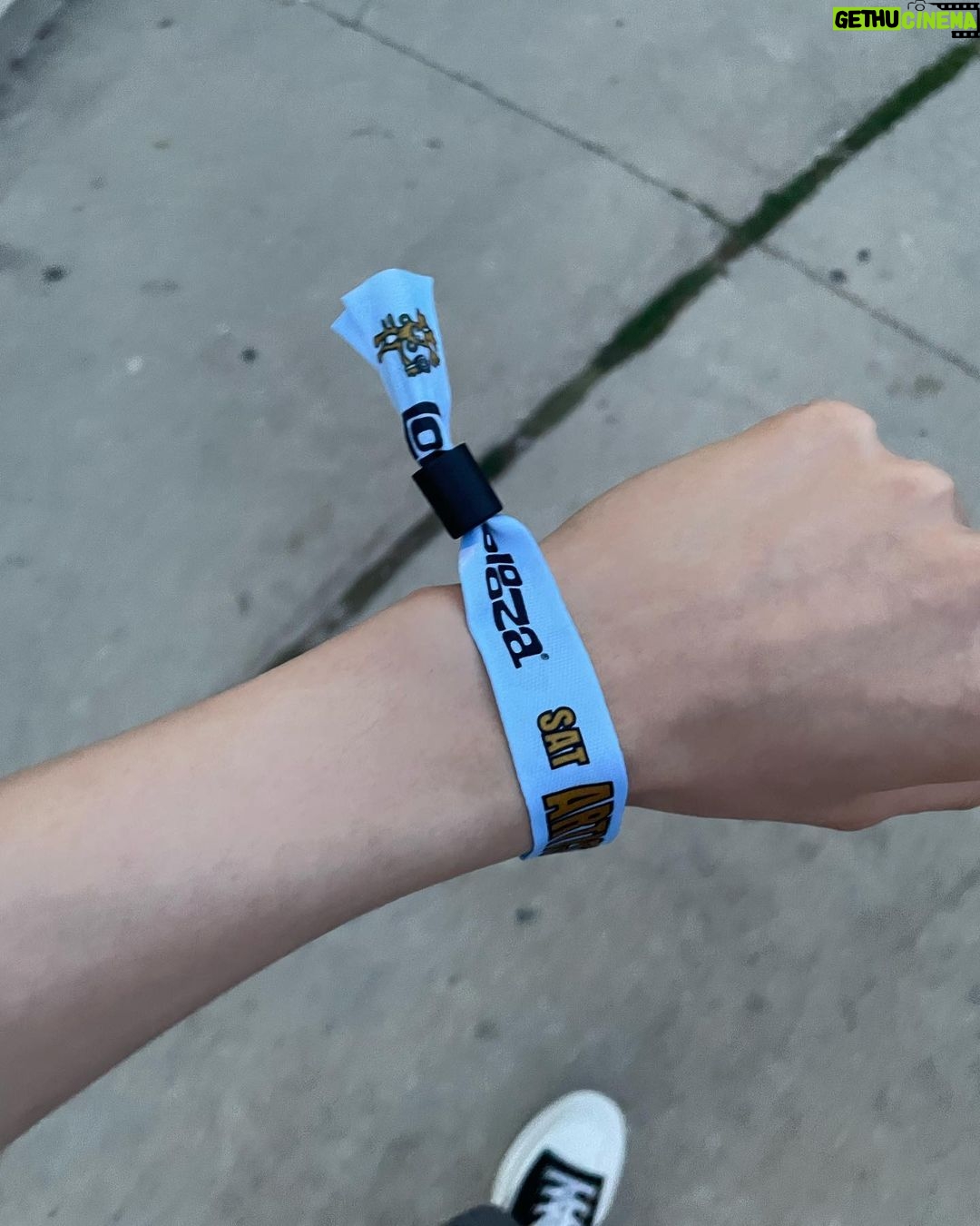 Choi Yeon-jun - 4.3 Million Likes - enjoying lollapaloozaš¤