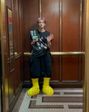 Choi Yeon-jun Instagram - summer in Chicago 💛 @mschf