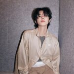 Choi Yeon-jun Instagram - 오늘 밤 10시(KST), 파리에서 진행되는 MIUMIU FW23 쇼 기대해주세요💥 @miumiu #miumiufw23 #ad