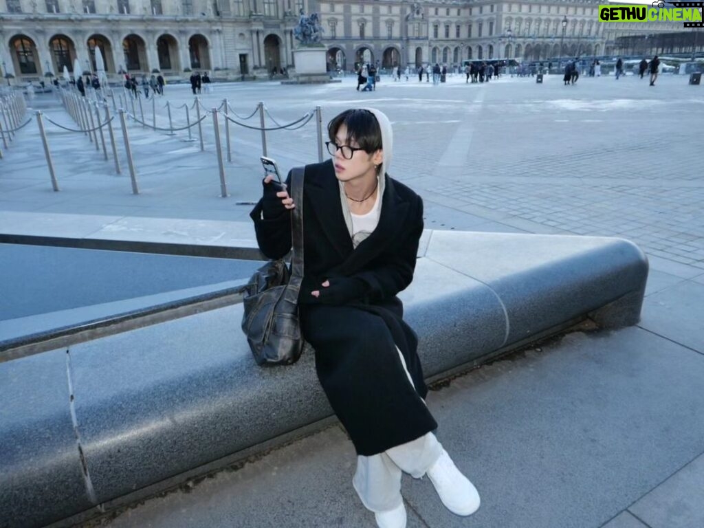 Choi Yeon-jun Instagram - Yeonjun in Paris photo by @bamgyuuuu