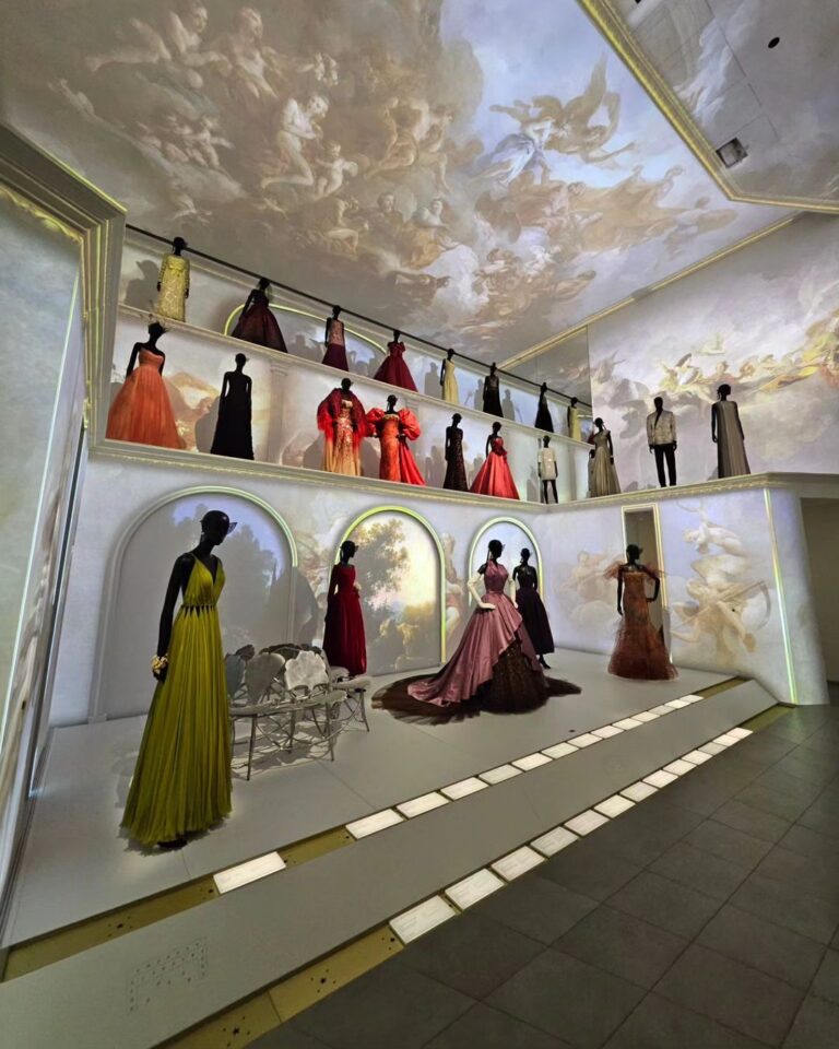 Choi Yeon-jun Instagram - La Galerie Dior @dior #Dior