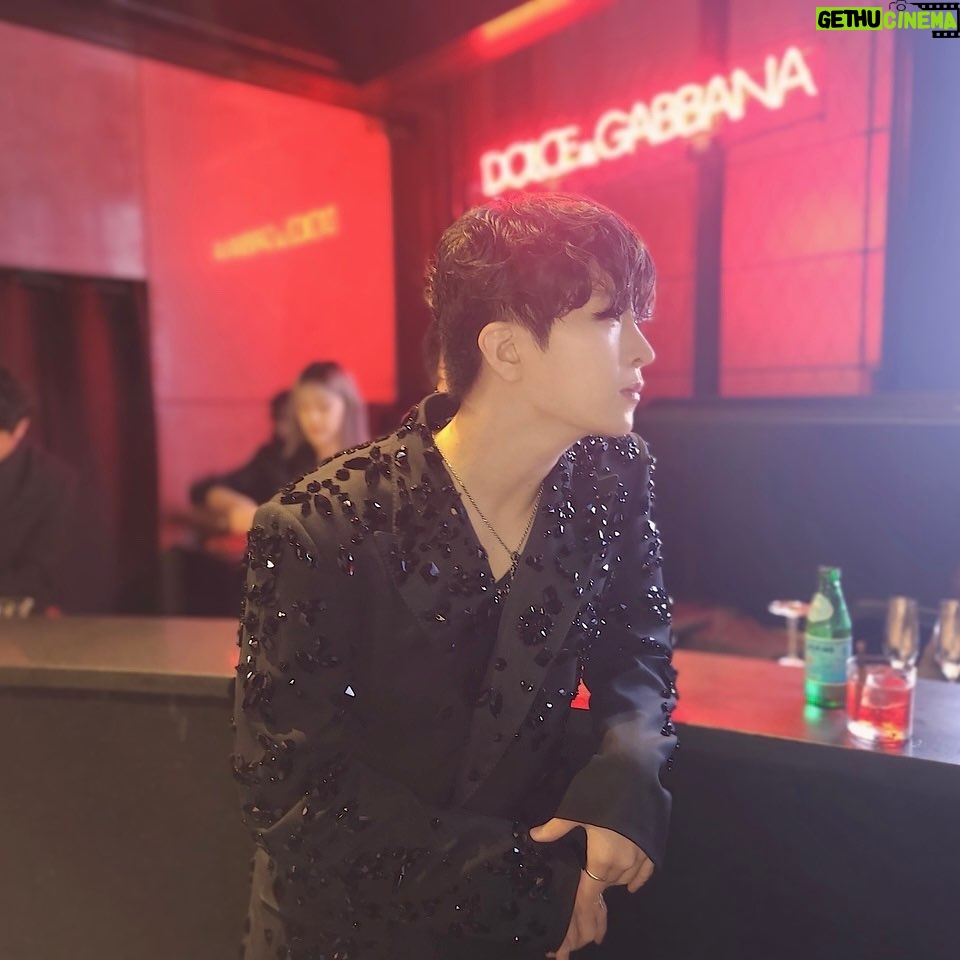 Choi Young-jae Instagram - #dolceandgabbana 🪨⛓️🪩 Dolce & Gabbana