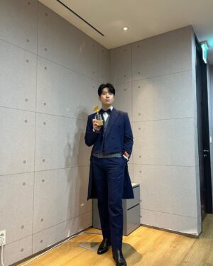 Choi Young-jae Instagram - 이 상 진심으로 감사드립니다 앞으로 여러분들 앞에서 또 좋은 따뜻한 말로 찾아뵙는 디제이되겠습니다 감사합니다. @mbcbf_ever 🫶🏼🎉🐐🐐 🥺