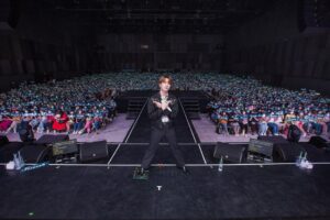 Choi Young-jae Instagram - thank you Manila🇵🇭 Singapore🇸🇬 Bangkok🇹🇭 thank you for waiting  #아가새 💚 @fabiotheasian  @_tzuru_ @seobsin_im @_rhinodd @jin_starr @born.b_sunarri @eunhyekimm @dora.___k @varaleey 다들고생해쓰!
