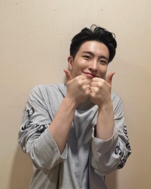 Choi Young-jae Instagram - ✌️퉤무영 탄생✌️