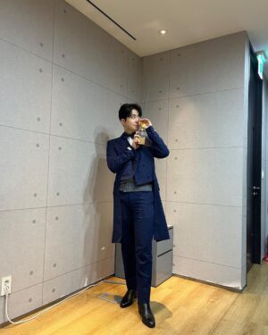 Choi Young-jae Instagram - 이 상 진심으로 감사드립니다 앞으로 여러분들 앞에서 또 좋은 따뜻한 말로 찾아뵙는 디제이되겠습니다 감사합니다. @mbcbf_ever 🫶🏼🎉🐐🐐 🥺