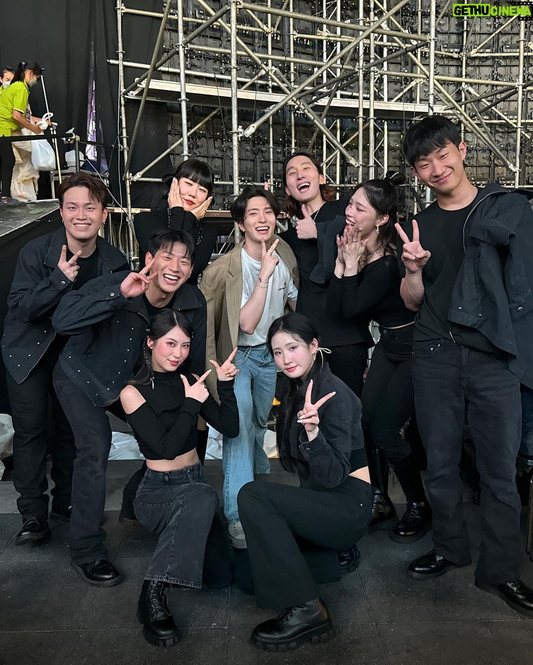 Choi Young-jae Instagram - 아가새 고마워요💚 다른건 모르겠고 덕분에 재밌게 놀다가 가요💕🐣 Love you IGOT7 😁