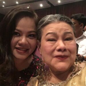 Chomchai Chatvilai Instagram - พุธ 26 ไปชม “บัลลังก์เมฆ”ที่โรงละคร รัชดาลัย สนุกมากๆ ทั้งหัวเราะ ทั้ง ร้องไห้ จะต้องให้ลูกพาไปชมอีก