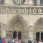 Chomchai Chatvilai Instagram - #เห็นแล้วใจหาย เคยไปกับลูกสาว @artspanitnart #NotreDame Cathédrale Notre-Dame de Paris