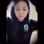 Chou Tzu-yu Instagram - 오랜만에 이노래를 들으니 너무 좋더라고요~ 완벽하지않은데가 있지만 ..! 그래도 갑자스럽게 이 커버를 올려봅니다!! 해피발렌타인데이❦ 這幾天再聽到很久沒聽到的這首歌覺得真好聽，雖然有一些瑕疵，但還是想上傳這首突然說來就來的翻唱..!🎙️ 情人節快樂❦ Happy Valentine’s Day 🥀🌹
