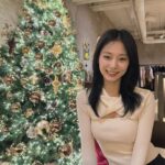 Chou Tzu-yu Instagram - ♥️💚🍷merry and happy~~ ;”}