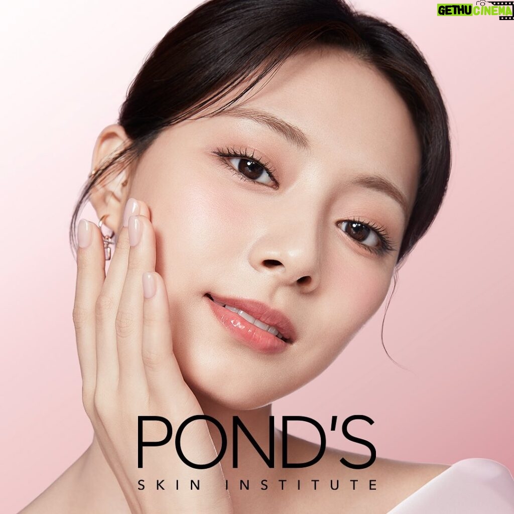 Chou Tzu-yu Instagram - #AD I’m so excited to be the Ambassador of POND’S SKIN INSTITUTE! 💗🌷 It’s an honor to be a part of a pioneering brand that has discovered many breakthroughs in ingredient innovations. I am eager to take you along on my beauty journey with POND'S SKIN INSTITUTE, where miracles happen! ✨ #PondsSkinInstitute #TzuyuForPonds #PondsMiraclesHappen @pondsindonesia