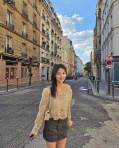 Chou Tzu-yu Instagram - 드디어처음본다..에펠탑📍📸