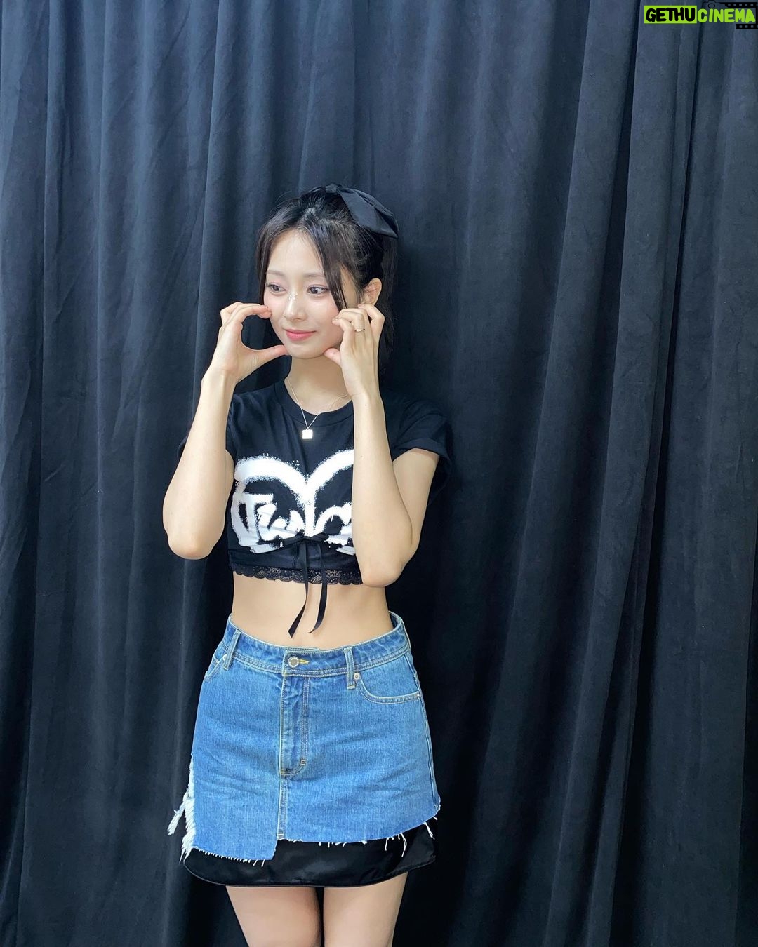Chou Tzu-yu Instagram - Thankyou Singapore💟 新加坡ONCE謝謝你們,這兩天很開心也收到滿滿的能量了♡♥︎希望你們也是!