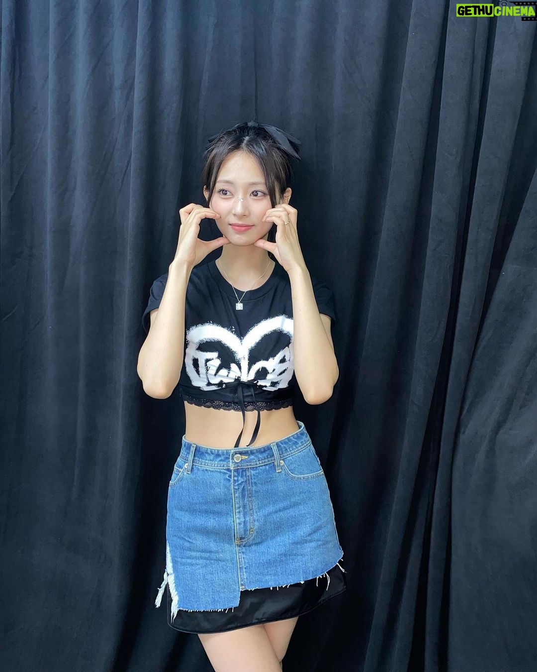 Chou Tzu-yu Instagram - Thankyou Singapore💟 新加坡ONCE謝謝你們,這兩天很開心也收到滿滿的能量了♡♥︎希望你們也是!