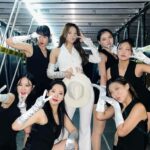 Chou Tzu-yu Instagram - It's been so much fun on this tour. Without your love, I wouldn't have this experience that meant so much to us. I love it when i saw candy bongs get together on the stage.Just beautiful like the stars 💙🌟 Thank you again.Love u😘😘 And I also want to say thank you to all the staffs who put a lot of effort into the work.They were amazing!!