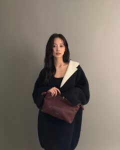 Chou Tzu-yu Instagram - #광고 #플라멩코펄스 #LOEWE