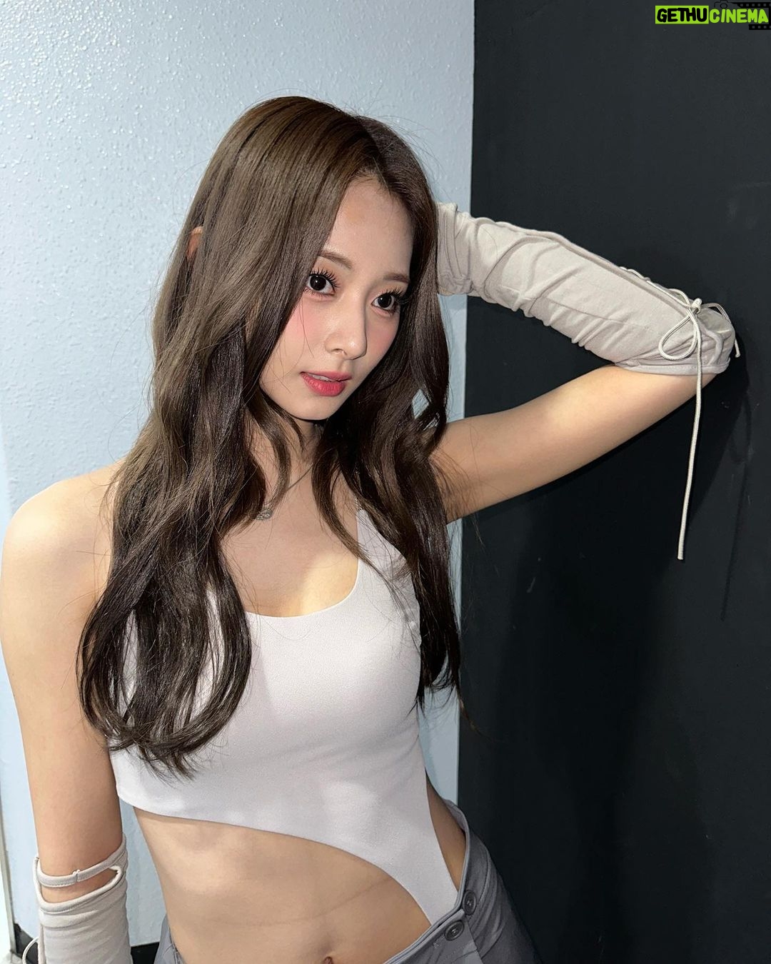 Chou Tzu-yu - 2.5 Million Likes - photographer: @nayeonyny
사진 예쁘게 찍어주셔서 감사합니다.
다음에도 잘 부탁드립니다~~
{\__/}
( ˘ ³˘ )
🤎< \