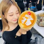 Chou Tzu-yu Instagram - 2022년 모두 고생 많으셨어요! 2023년 반가워👋올해도 잘 지내봐요🤝 2022年辛苦大家了！ 2023年 你好呀～今年也請多多指教囉🐰 Farewell 2022! Hello 2023!! Let's have great time together this year🐇