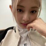 Chou Tzu-yu Instagram - #광고 🖤🤍 zooc_official