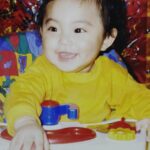 Chou Tzu-yu Instagram - When we were kids..👧🏻👀