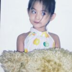 Chou Tzu-yu Instagram - When we were kids..👧🏻👀
