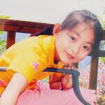 Chou Tzu-yu Instagram - When we were kids..👧🏻👀