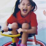 Chou Tzu-yu Instagram - When we were kids..👧🏻👀
