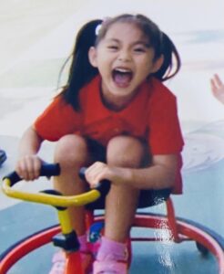 Chou Tzu-yu Instagram - When we were kids..👧🏻👀