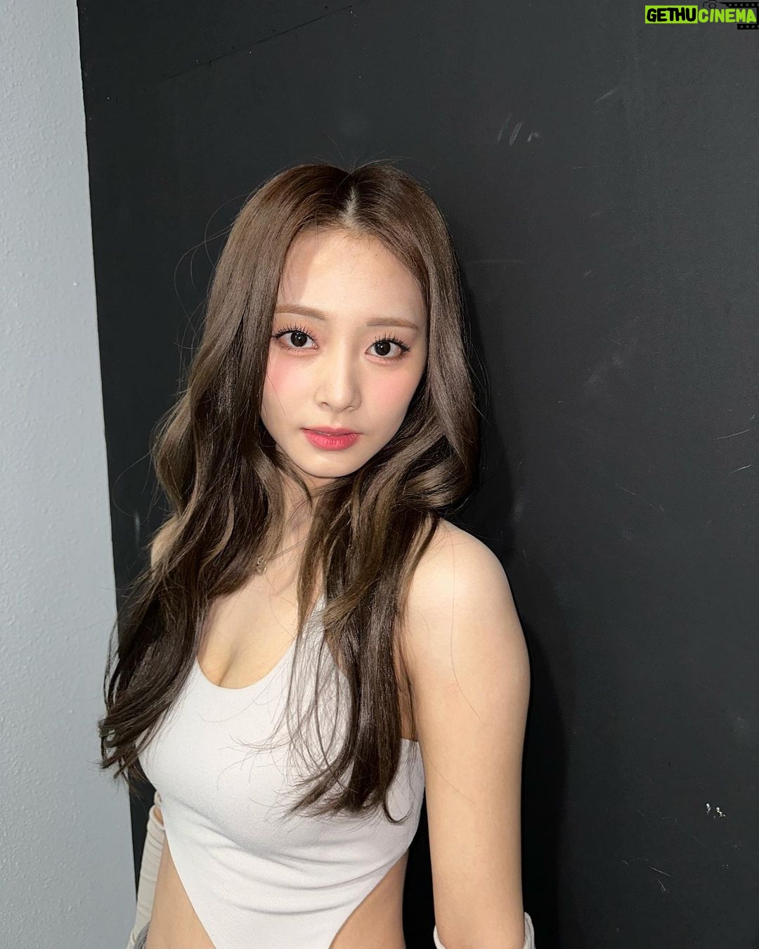 Chou Tzu-yu - 2.5 Million Likes - photographer: @nayeonyny
사진 예쁘게 찍어주셔서 감사합니다.
다음에도 잘 부탁드립니다~~
{\__/}
( ˘ ³˘ )
🤎< \