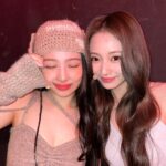 Chou Tzu-yu Instagram - 인기가요 /)/) ( . .) ( づ🧡