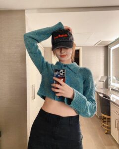 Chou Tzu-yu Instagram - Think about tzu and I’ll think about yu🐠🐠