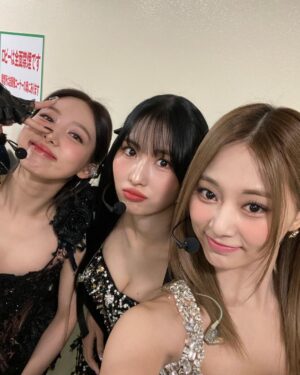 Chou Tzu-yu Instagram - 사랑해✨🌞💛