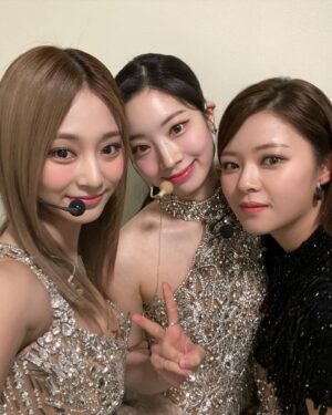 Chou Tzu-yu Instagram - 사랑해✨🌞💛