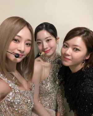 Chou Tzu-yu Instagram - 사랑해✨🌞💛