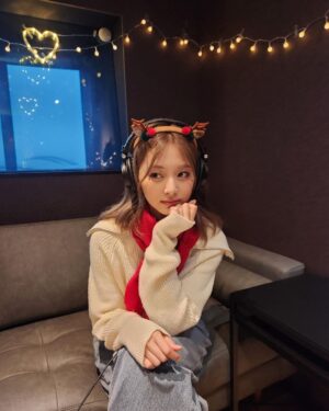 Chou Tzu-yu Instagram - 원스를 위해 준비한 선물이야!좋아해줬으면 좋겠다❤️
Once!為你們準備了禮物，希望你們會喜歡💚
Christmas without tzu🧑🏼‍🎄🦌