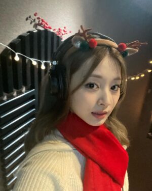 Chou Tzu-yu Instagram - 원스를 위해 준비한 선물이야!좋아해줬으면 좋겠다❤️
Once!為你們準備了禮物，希望你們會喜歡💚
Christmas without tzu🧑🏼‍🎄🦌