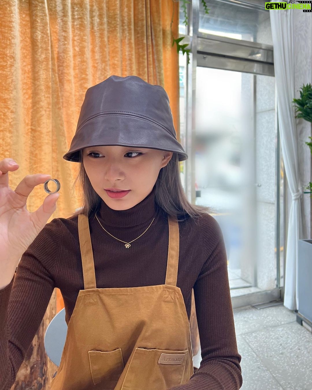 Chou Tzu-yu Instagram - 다현언니와 데이트🤍🤍@dahhyunnee