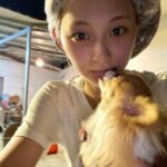 Chou Tzu-yu Instagram – 잘때 예민하고 맨날 날 물려고 하는 구찌..