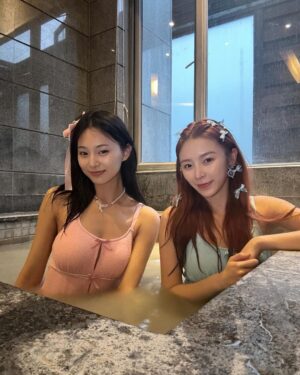Chou Tzu-yu Instagram - 2️⃣
.
.
.
👽