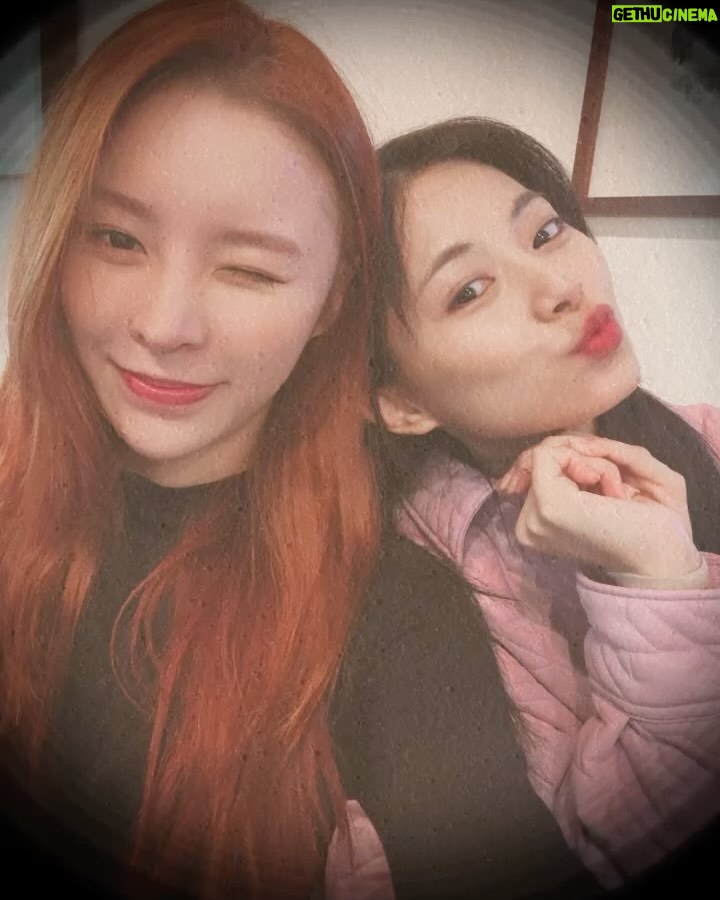 Chou Tzu-yu - 2.4 Million Likes - 2️⃣
.
.
.
👽